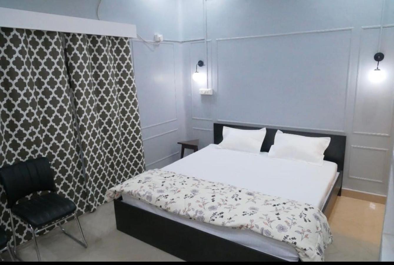Janki Kunj Varanasi- 3 Room Home Exteriör bild